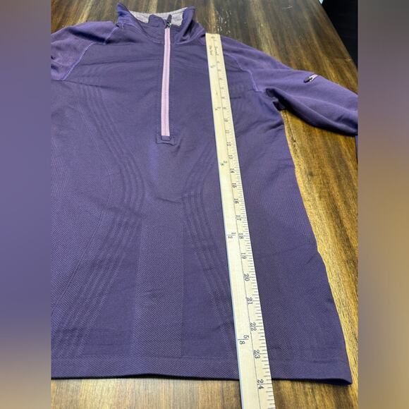 Lululemon Wet Dry Warm 1/2 Zip Pull Over Size 2/4 GUC Purple - Picture 6 of 7